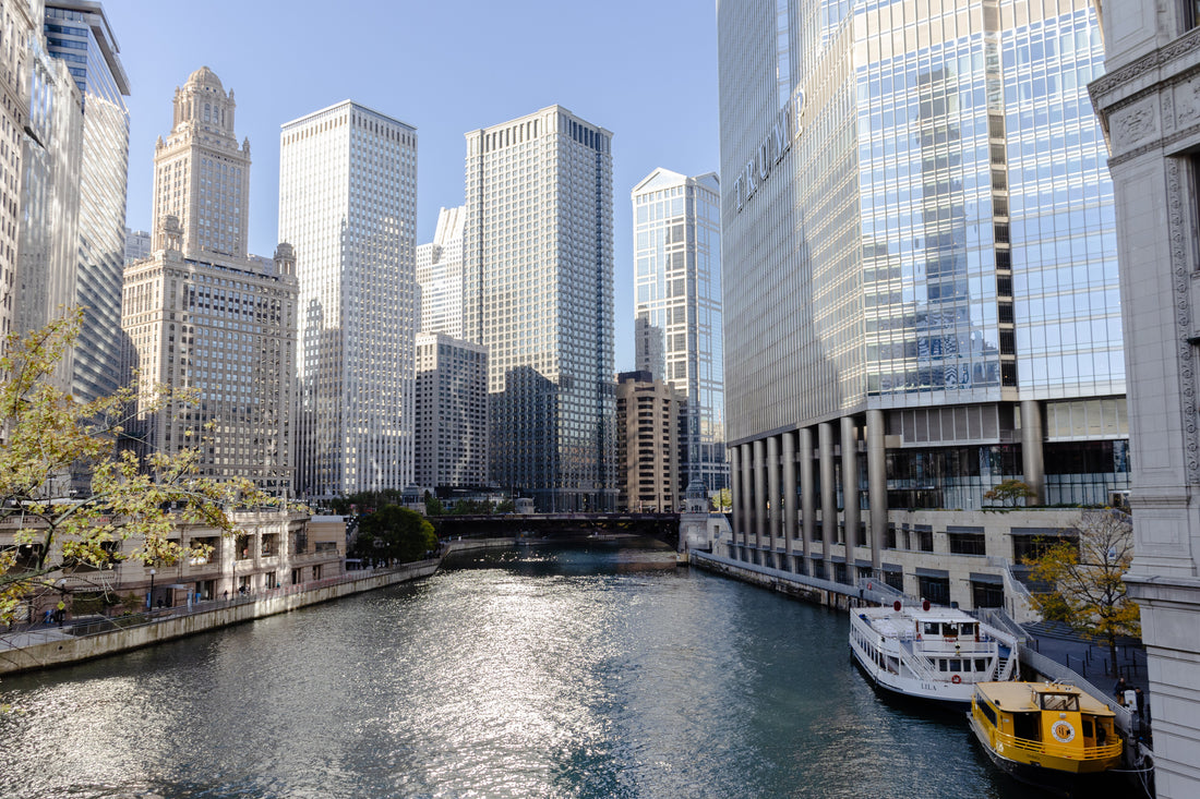 5 Best Places to Shop for Souvenirs When Visiting Chicago