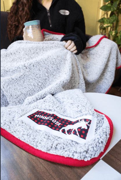 Minnesota Frosty Fleece Throw Blanket - Love From USA